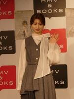 　撮影に応じる桜田ひより