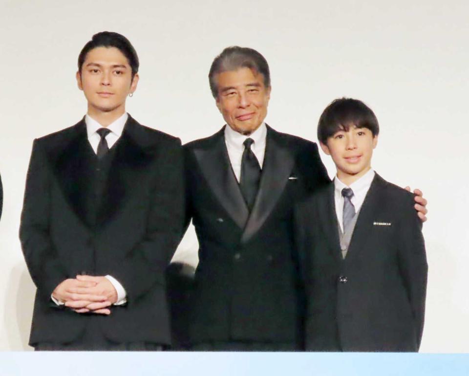 　初日舞台あいさつに登壇した（左から）眞栄田郷敦、舘ひろし、尾上眞秀