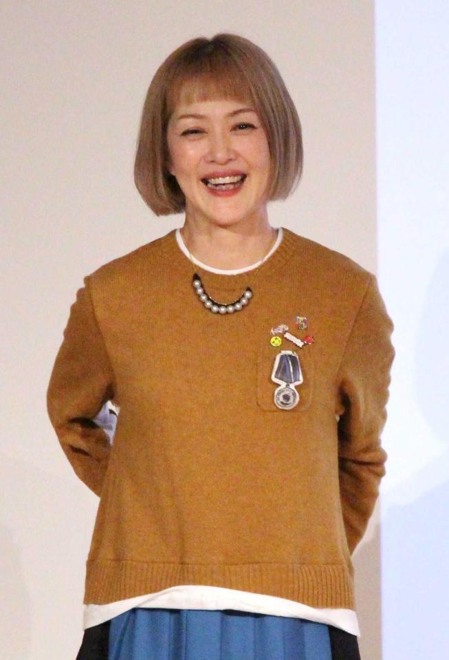 　笑顔を見せる松嶋尚美