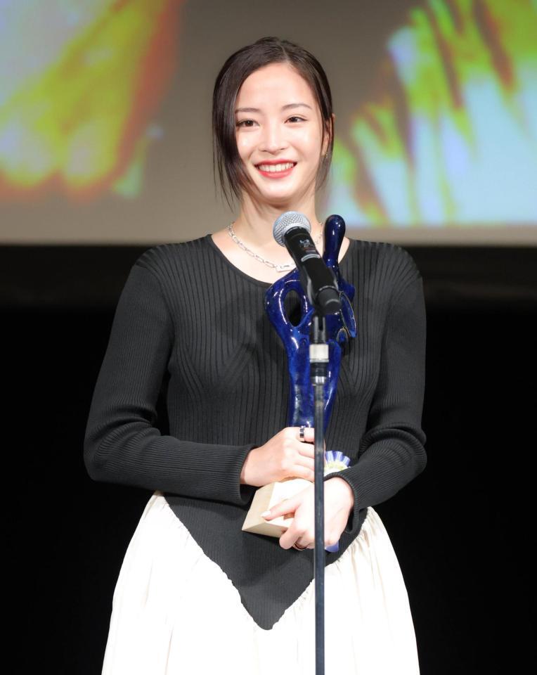 　最優秀女優賞を受賞した広瀬すず（撮影・吉澤敬太）