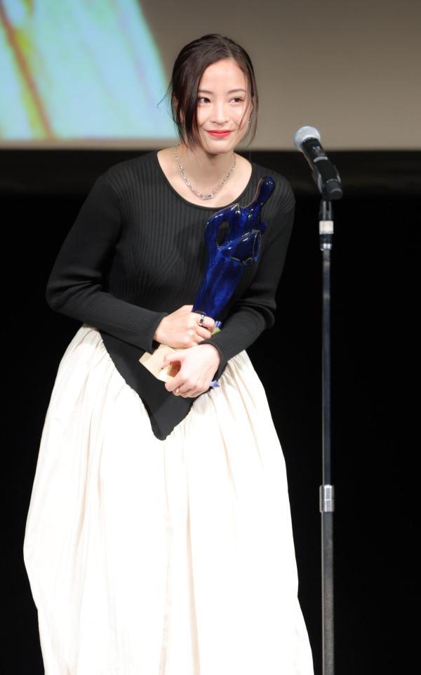 　最優秀女優賞を受賞した広瀬すず（撮影・吉澤敬太）