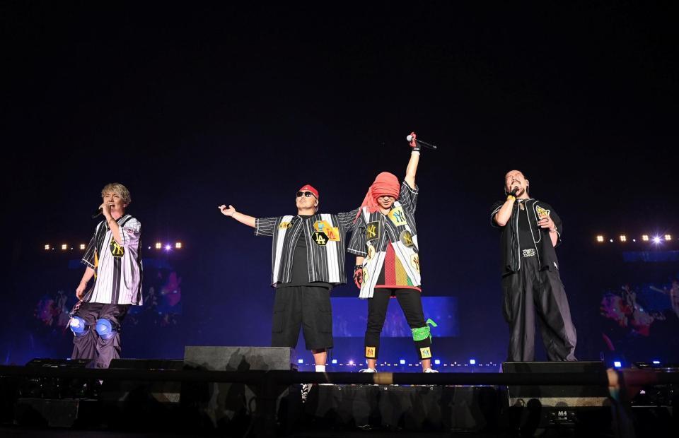 　パフォーマンスで会場を盛り上げる湘南乃風（撮影・西田忠信）