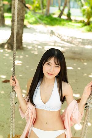 　ＡＫＢ４８佐藤綺星１ｓｔ写真集　©細居幸次郎／集英社