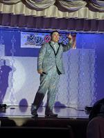 　ディナーショーを開催した大江裕