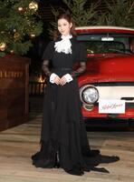 　点灯式に臨むＴＷＩＣＥ・ＳＡＮＡ（撮影・石井剣太郎）