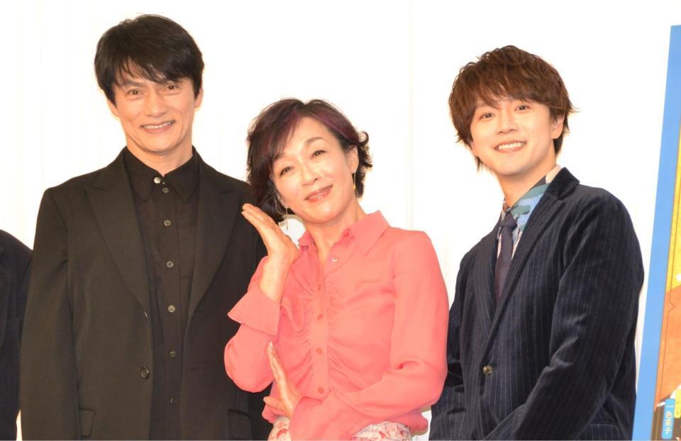 　舞台「わが歌ブギウギ－笠置シヅ子物語－」の取材会に登場した（左から）松村雄基、キムラ緑子、林翔太