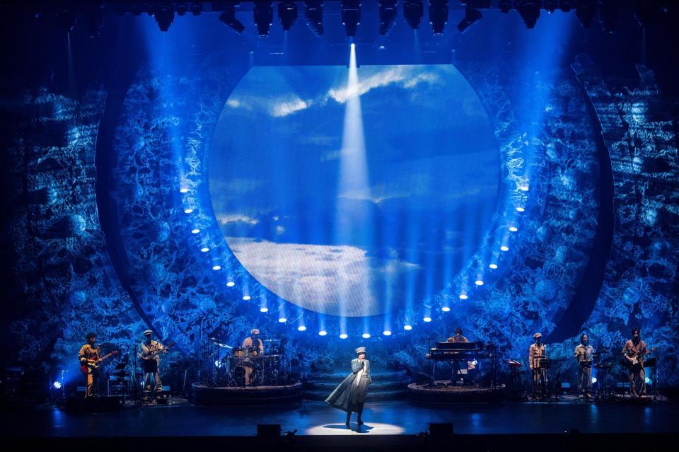 　ライブを行う松任谷由実（写真：田中聖太郎）