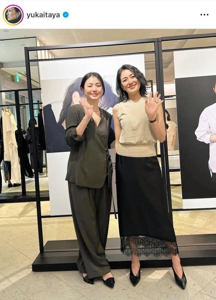 　仲の良さが伝わる２人。板谷由夏のインスタグラム＠ｙｕｋａｉｔａｙａより