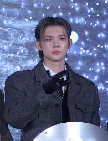 　点灯式に出席したＴＯＭＯＲＲＯＷ　×　ＴＯＧＥＴＨＥＲのＹＥＯＮＪＵＮ（撮影・佐々木彰尚）