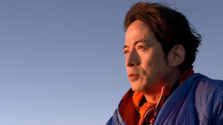 　富士山頂に立った岡田准一