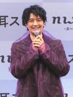 　トークを行う斎藤工