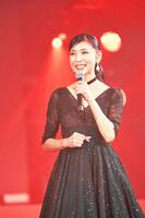 　エクスコムグローバル社３０周年パーティーに登場した黒木瞳