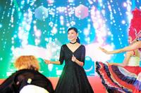 　エクスコムグローバル社３０周年パーティーに登場した黒木瞳