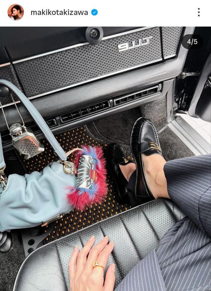 　滝沢眞規子のインスタグラム＠ｍａｋｉｋｏｔａｋｉｚａｗａ（１１月１６日付）より