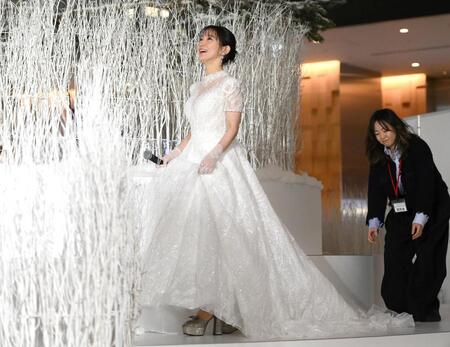 　登壇する吉岡里帆（撮影・堀内翔）