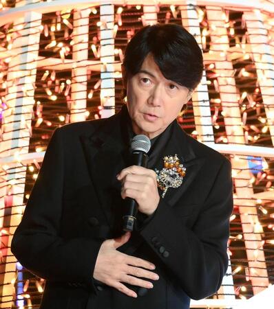 　ファンに話かける福山雅治（撮影・堀内翔）