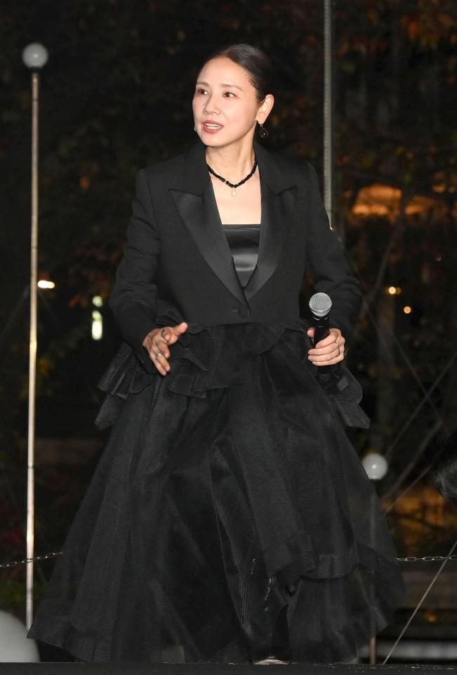 　登壇する吉田羊（撮影・堀内翔）