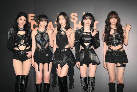 　ＬＥ　ＳＳＥＲＡＦＩＭの（左から）ＨＵＨ　ＹＵＮＪＩＮ、ＫＩＭ　ＣＨＡＥＷＯＮ、ＫＡＺＵＨＡ、ＳＡＫＵＲＡ、ＨＯＮＧ　ＥＵＮＣＨＡＥ（撮影・堀内翔）