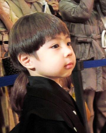 　２０１７年１月、寺島しのぶの長男・眞秀くん