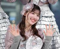 　手を振るｕｋｋａ・芹澤もあ