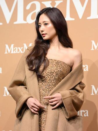 　ＭａｘＭａｒａのイベントに登場したＴＷＩＣＥ・ツウィ（撮影・伊藤笙子）