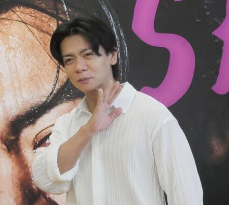 　会見を行った野田クリスタル