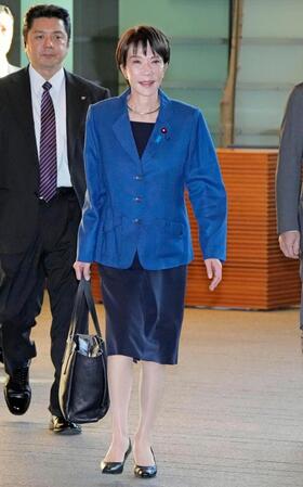 　首相官邸に入る高市首相