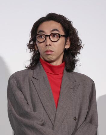 　舞台あいさつに登場した柄本時生（撮影・佐々木彰尚）