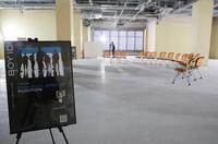 　公開されたＢＯＹ　ＩＤＯＬ　ＧＲＯＵＰの常設劇場の建設現場（撮影・西岡正）