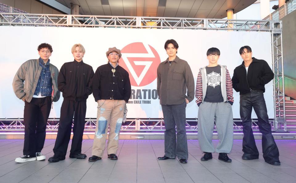　生配信を行った（左から）ＧＥＮＥＲＡＴＩＯＮＳの小森隼、白濱亜嵐、数原龍友、片寄涼太、佐野玲於、中務裕太（撮影・石井剣太郎）