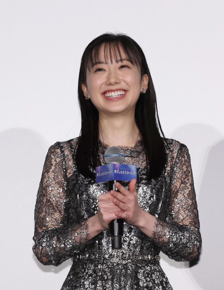 　舞台あいさつに登場した芦田愛菜（撮影・佐々木彰尚）