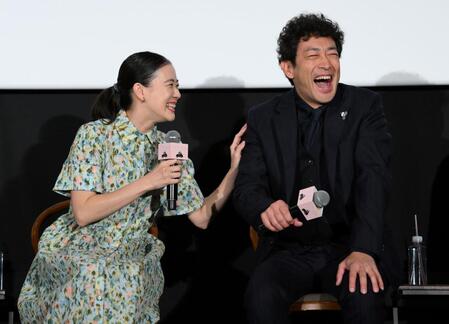 　映画で夫婦役を演じ、撮影時を振り返る蒼井優（左）と迫田孝也（撮影・伊藤笙子）