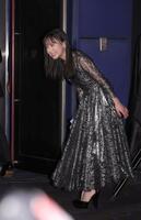 　ファンにあいさつをする芦田愛菜（撮影・佐々木彰尚）