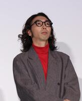 　舞台あいさつに登場した柄本時生（撮影・佐々木彰尚）