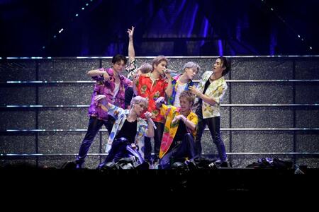 　ＢＡＬＬＩＳＴＩＫ　ＢＯＹＺ（前列左から）松井利樹、日高竜太（後列左から）加納嘉将、海沼流星、奥田力也、深堀未来、砂田将宏