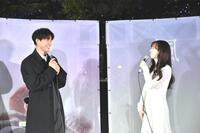 　福原遥（右）に意外な一面をバラされ苦笑する福士蒼汰