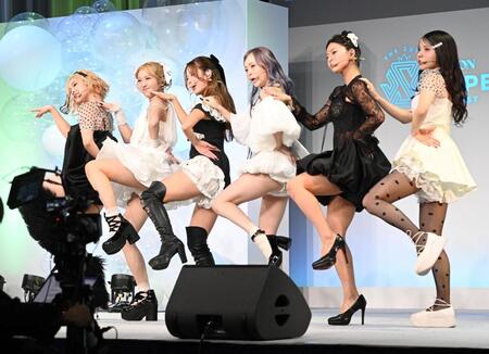 　オープニングアクトを務めるｍｏｘｙｍｉｌｌ（撮影・持木克友）