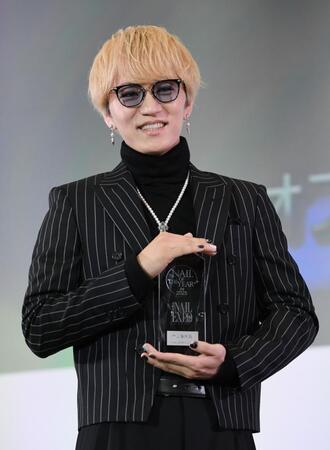 ２年連続でネイルオブザイヤーを受賞した神山智洋＝東京ビッグサイト（撮影・佐藤厚）