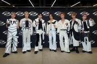 　今年の集大成となるライブを盛大に盛り上げたＢＡＬＬＩＳＴＩＫ　ＢＯＹＺの（左から）深堀未来、松井利樹、加納嘉将、砂田将宏、日高竜太、海沼流星、奥田力也