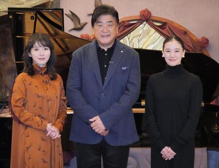 　取材会に出席した（左から）松岡茉優、佐渡裕氏、蒼井優
