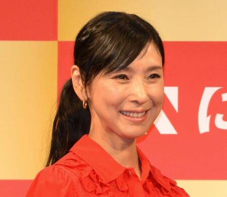 　「にしたんクリニック」新ＣＭ発表会に登場した黒木瞳