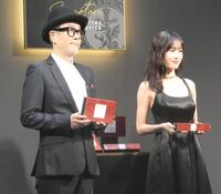 　イベントに出席したリリー・フランキー（左）と前田敦子
