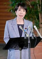 　トランプ米大統領との電話会談を終え、記者団の取材に応じる高市首相