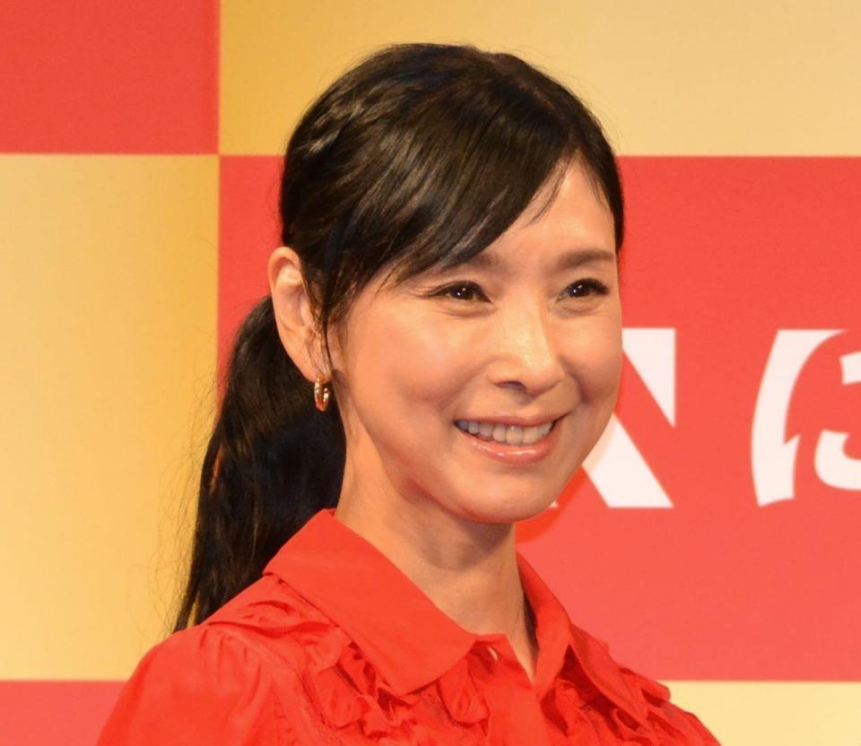 　「にしたんクリニック」新ＣＭ発表会に登場した黒木瞳