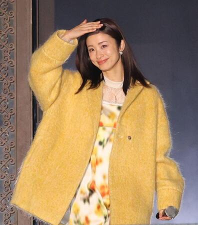 　オープニングで登場する上戸彩（撮影・西岡正）