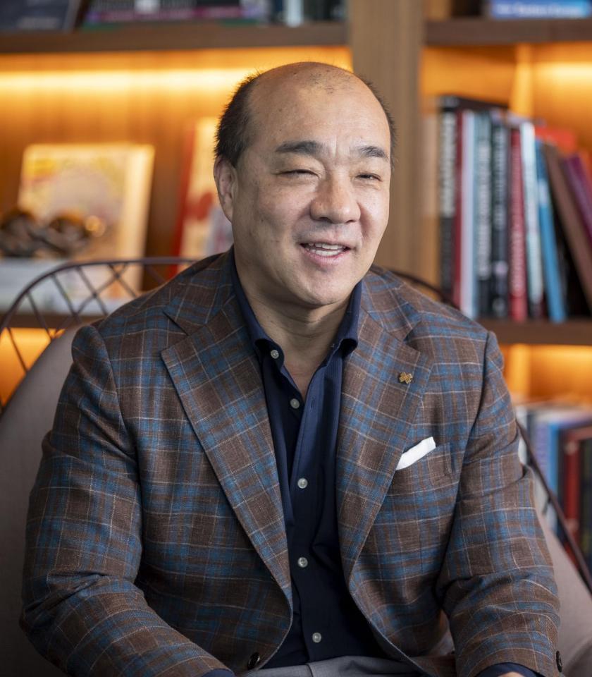 　映画の感想を語る西村誠司社長