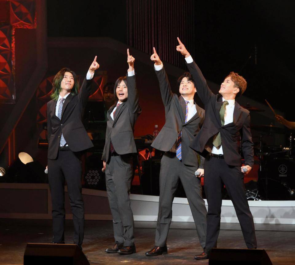 　メジャーデビューが決定したモナキの（左から）サカイＪｒ．、おヨネ、ケンケン、じん（撮影・堀内翔）