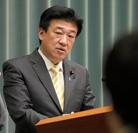 　記者会見する木原官房長官