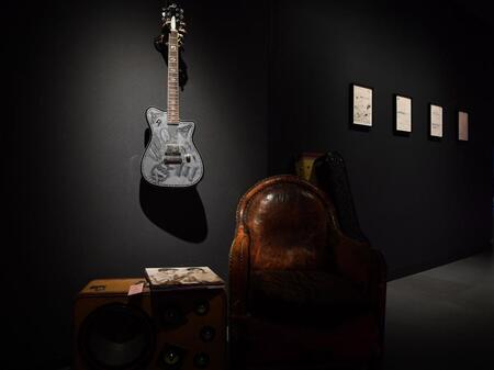 ジョニー・デップ没入型アート展に展示された作品＝東京・高輪ゲートウェイ（撮影・開出牧）