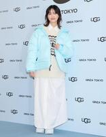 　ポーズをとる西野七瀬（撮影・棚橋慶太）